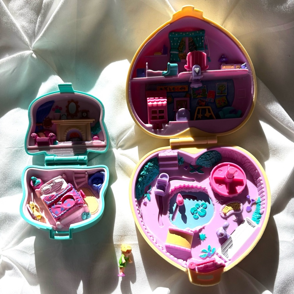 Polly Pocket Strollin’ Baby & Cuddly Kitty 1994 1993 sets, by Blue Bird